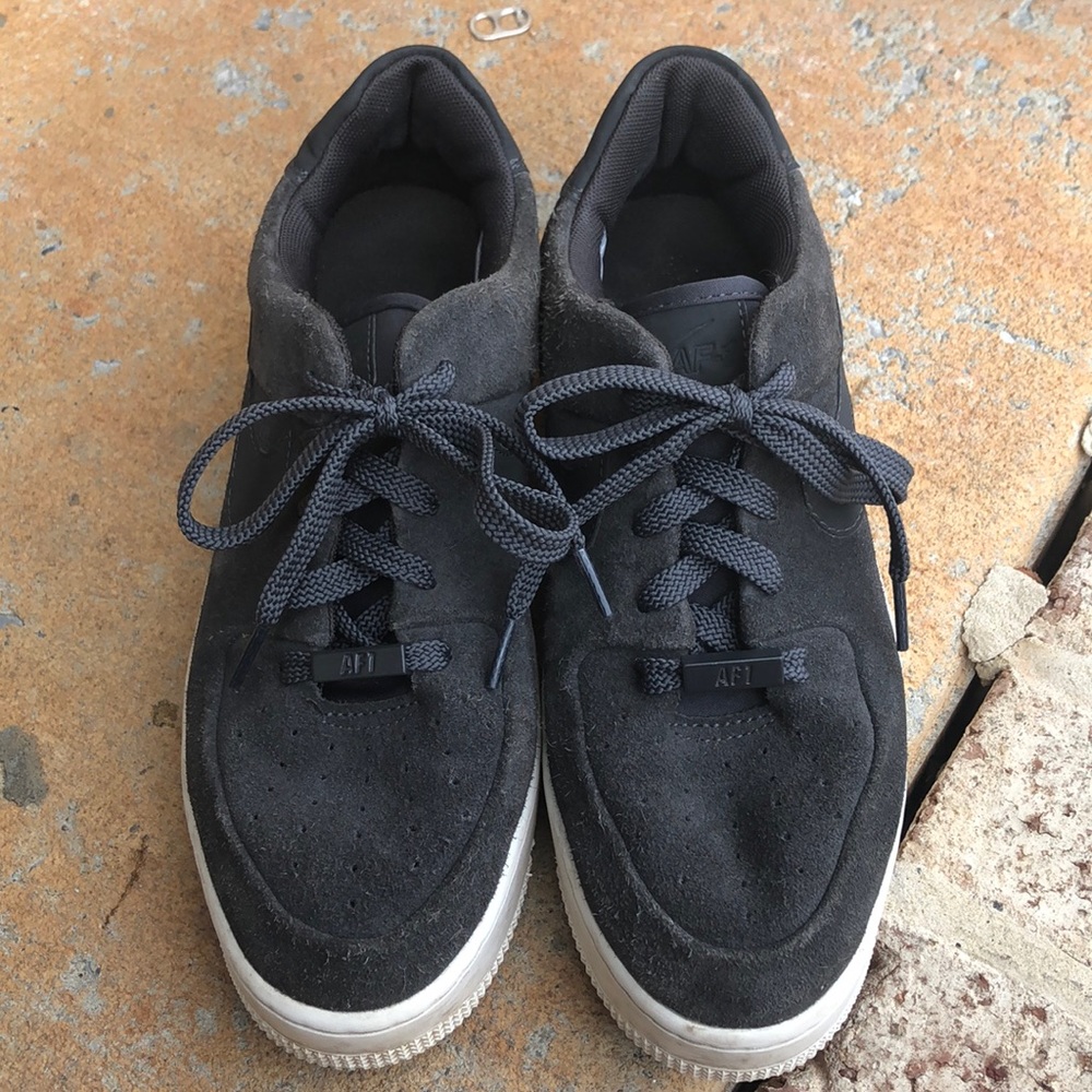 Night gray Air Force 1 low night stadium